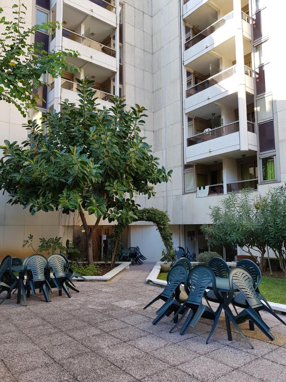 Residence Couleurs Soleil, Juan Les Pins อองทีบส์ ภายนอก รูปภาพ