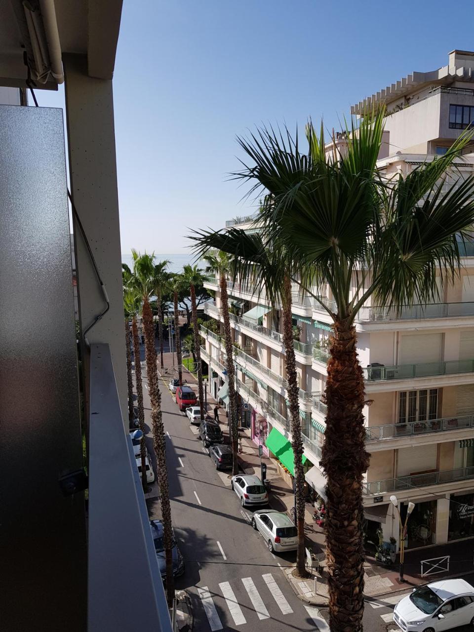 Residence Couleurs Soleil, Juan Les Pins อองทีบส์ ภายนอก รูปภาพ